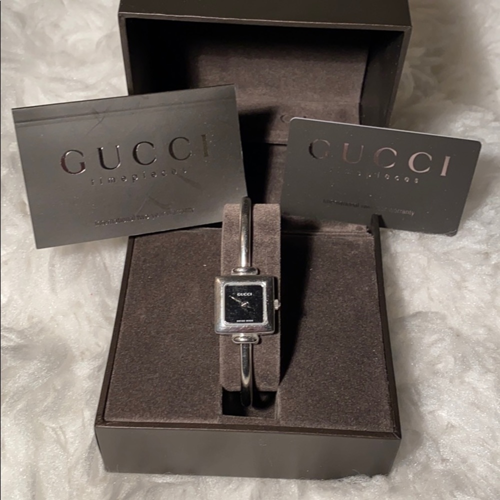 Used Gucci bracelet watch